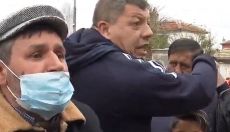 Роми от Бургас: Никой не краде вода, от две години нямаме