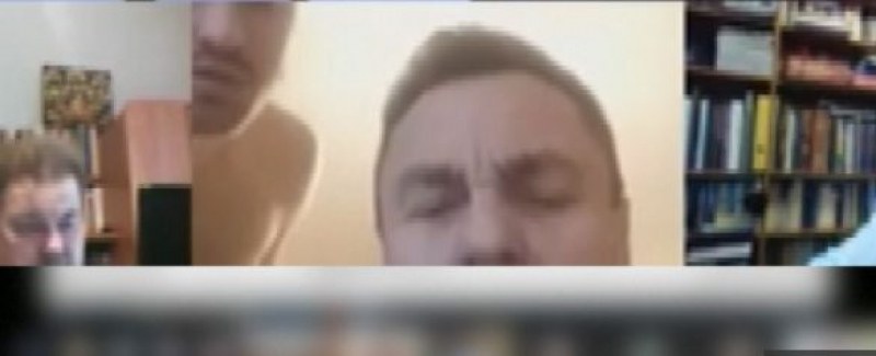 Тъй като тръгне: Скандал! Депутат в служебен чат с… гол мъж ВИДЕО