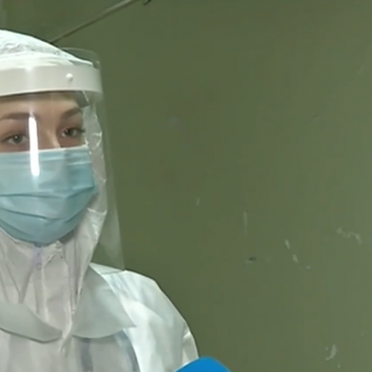 Студентка-доброволка работи в две ковид отделения. Спи по няколко часа... и пак!