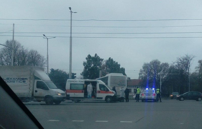 Линейка и автобус се блъснаха в Пловдив
