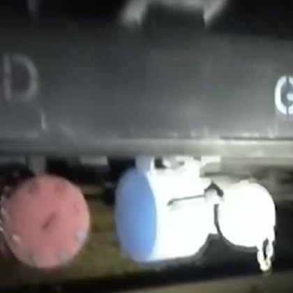 Теч на газ във влак с 16 цистерни! Евакуираха центъра на Борово