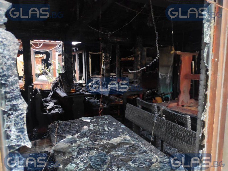 Пловдивски ресторант изгоря! Късо или умишлен палеж?  СНИМКИ