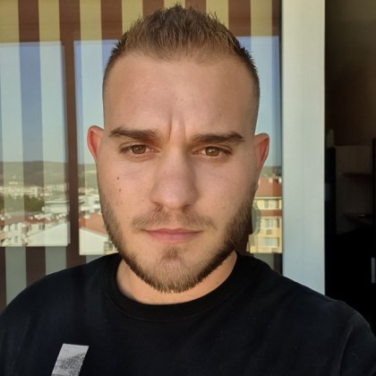 Студент избра COVID отделението пред Коледа у дома!