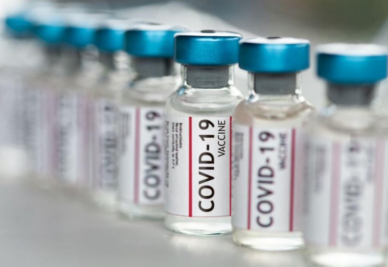 Ваксината на Pfizer може да превърне ваксинираните в брадати жени или крокодили