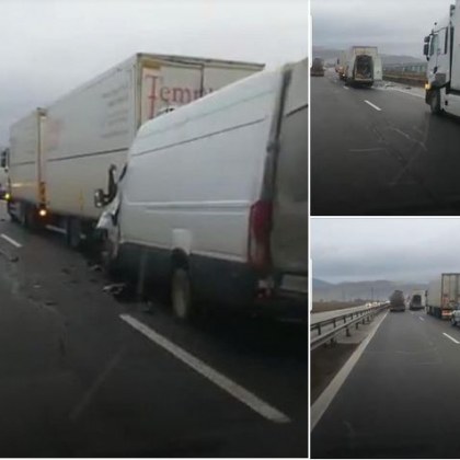 Пуснаха движението по "Хемус" към Варна, ударът в тира е бил жесток  СНИМКИ