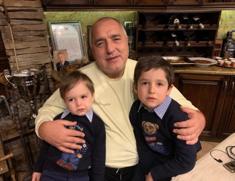 Борисов на Бъдни вечер: Няма по-хубаво от времето със семейството!