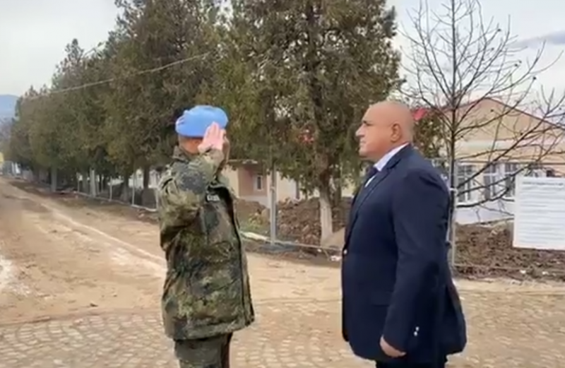Борисов инспектира военен полигон край Пловдив ВИДЕО