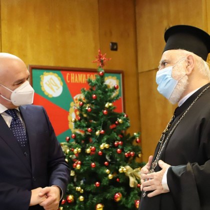 Вярата и науката заедно: Ген. Мутафчийски получи грамота за борбата с COVID
