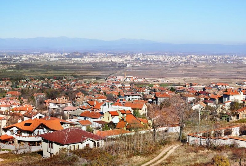 Бягство от Пловдив – в къща из Родопите. Търсят се нови, продават се…