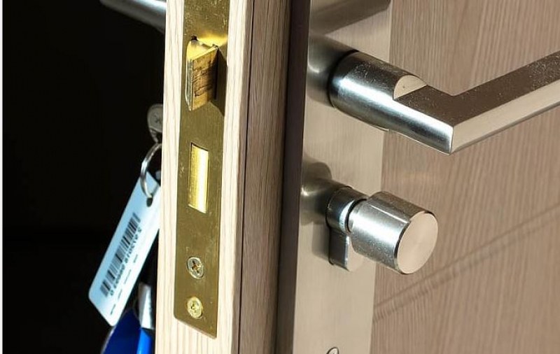 Жена забрави ключовете за жилището си, ключар й даде четирицифрена сметка
