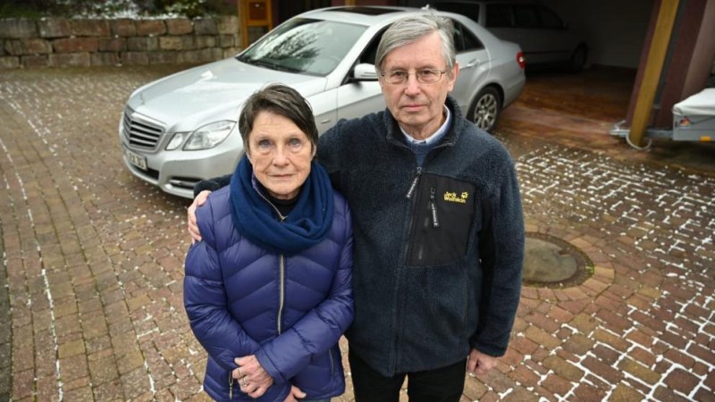 Изгониха двойка пенсионери с коронавирус от собствения им дом СНИМКИ