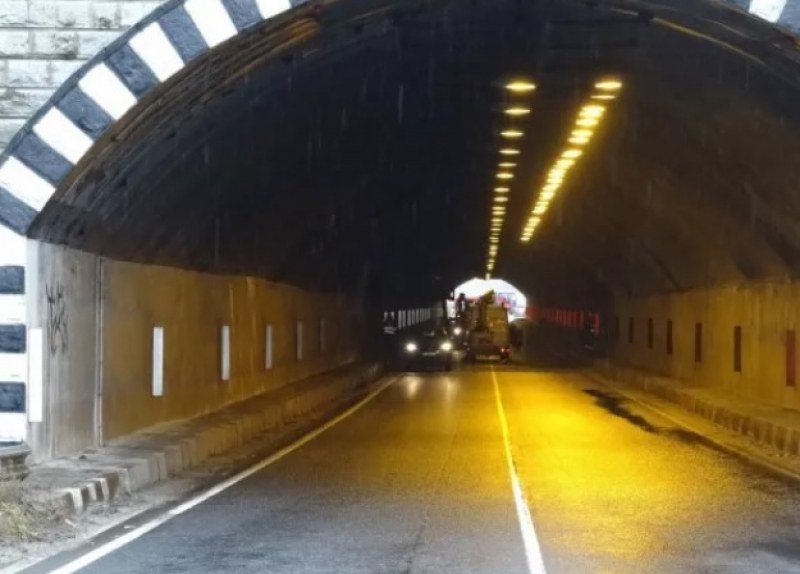 Авария спря тока в тунел 