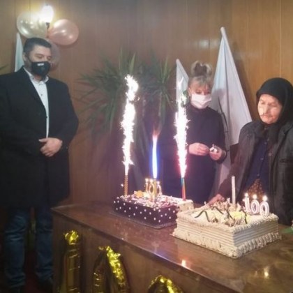Баба Милка от Пловдивско навърши 100 години! Разкри тайната на дълголетието