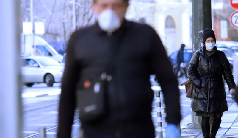 Какво предвещава платото. Пореден скок или затишие пред COVID буря?