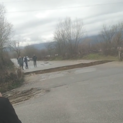 Реки в Бургаско излязоха от коритата си. Места отнесе пътя между две села ВИДЕО