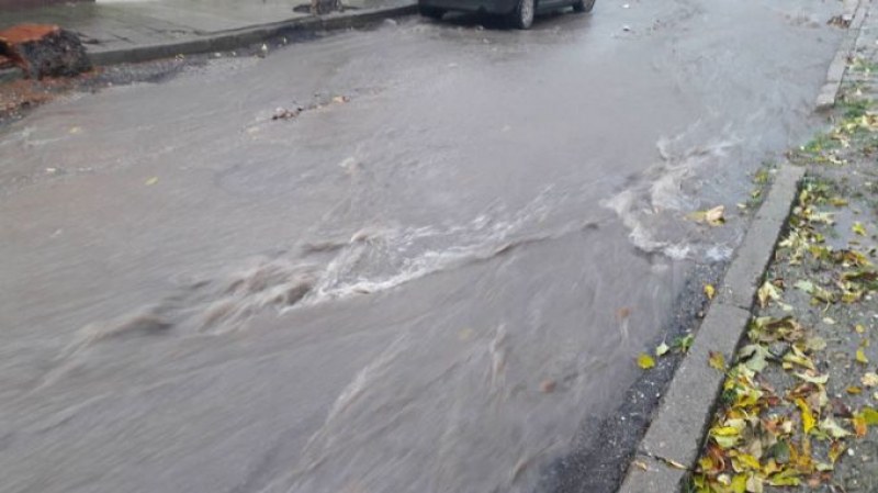Пороят и последвалият потоп затвори пътя Созопол – Равадиново