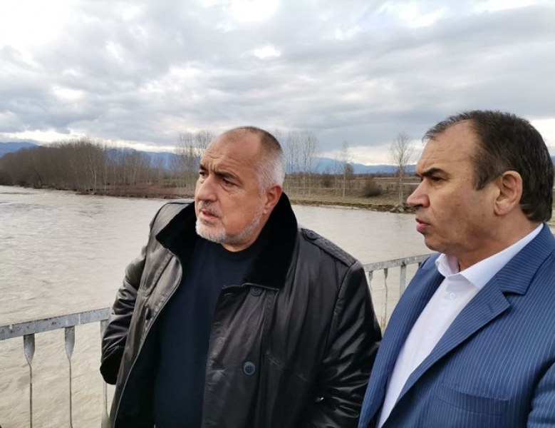 Борисов: В събота ще е готов отнесеният мост