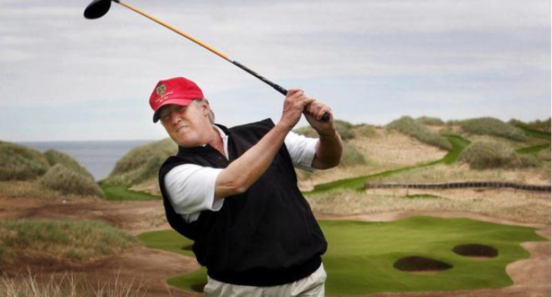 Тръмп се изнася от Вашингтон, отива на голф игрище