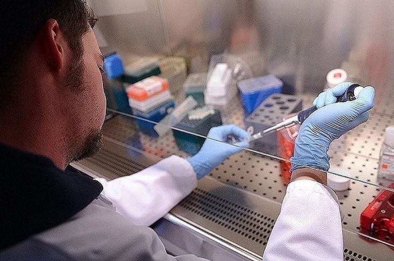 Учени откриха нов начин за попадане на коронавирус в белите дробове
