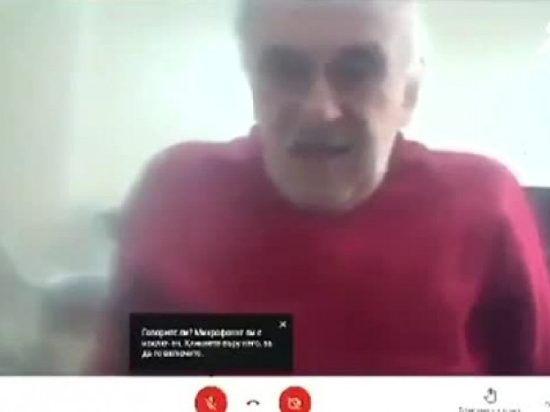 Онлайн анатомия в МУ-то, асистент: А-о-а-о-йес... квичене, това искате!