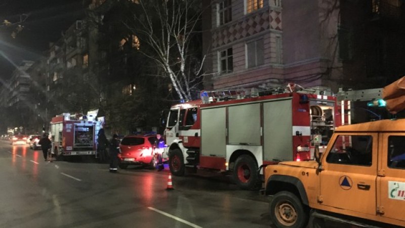 Пожар избухна в жилище в Пловдив, оказаха помощ на жена!