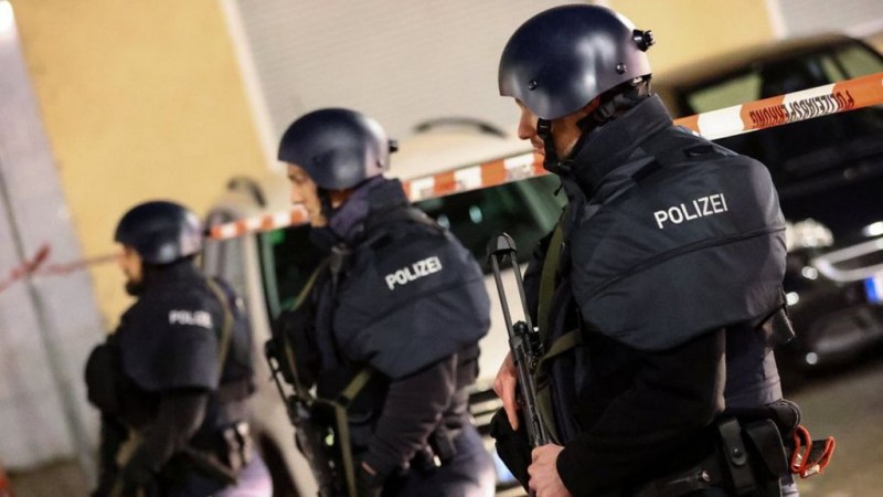 Германия се хвана за главата: 60 българи, натъпкани в един дом – смрадлива сбирка!