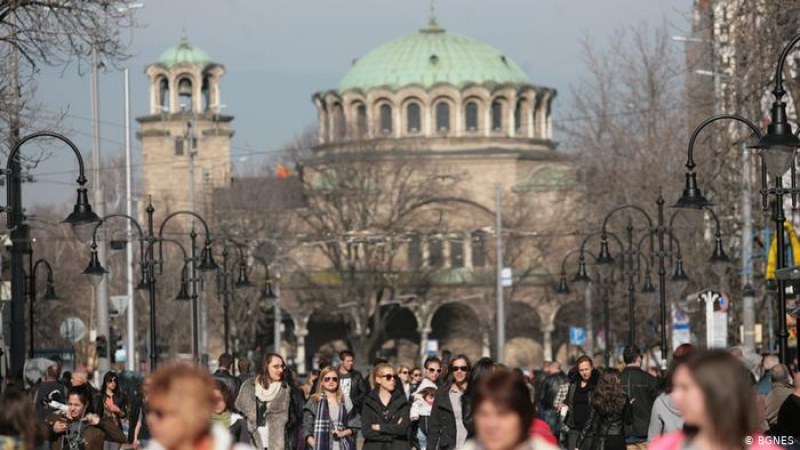 Мерките не се спазват, ще има ръст на болните, отсече проф. Борис Богов