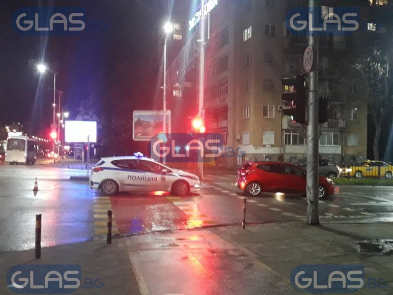 Блъснаха дете на пешеходна пътека в Пловдив! СНИМКИ