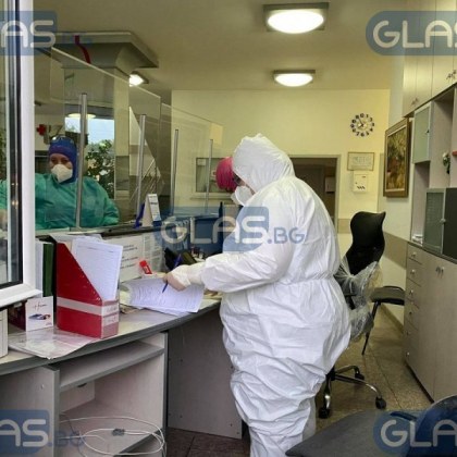 Маските отново стават задължителни и на открито за тази област!
