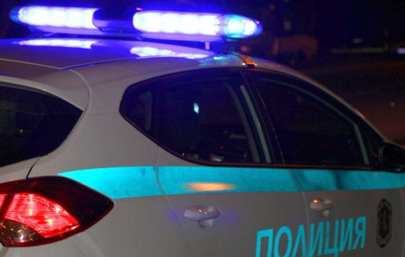 Мъж полетя от 13-тия етаж на блок в София