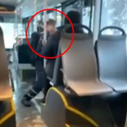 Пътник си изпусна спирката, скочи с чук на шофьора, потроши автобуса!?