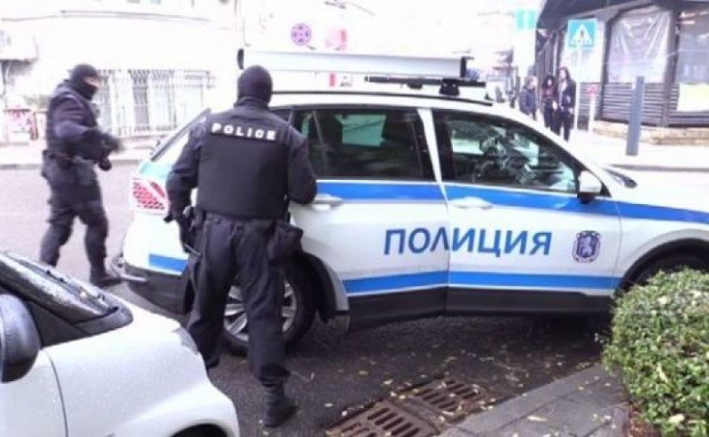 Брутален убиец, изгорил тялото на жертвата си, избяга, издирват го!