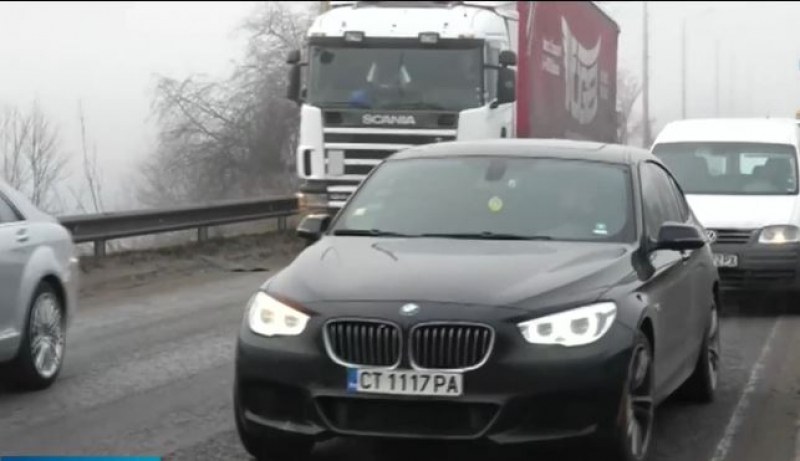 Две катастрофи блокираха пътя към "Дунав мост"!