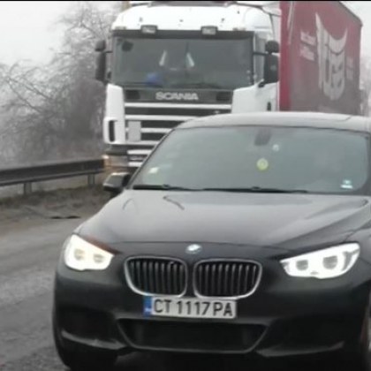 Две катастрофи блокираха пътя към 