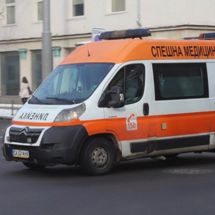 Пежо помете и потроши жена на пешеходна пътека!