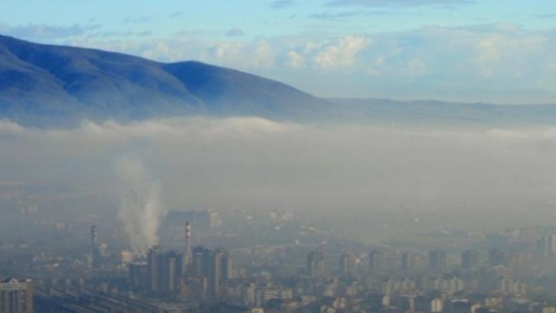 И днес мръсен въздух задушава София