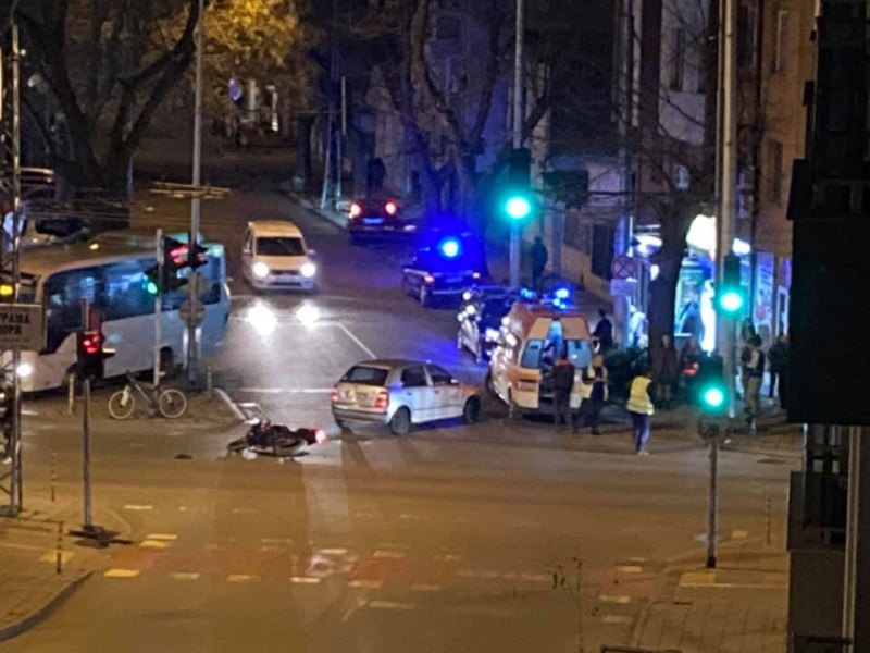 Тежък инцидент с моторист в Пловдив  СНИМКИ