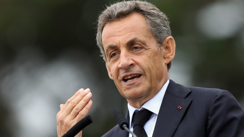 Бившият френския президент Никола Саркози влиза в затвора