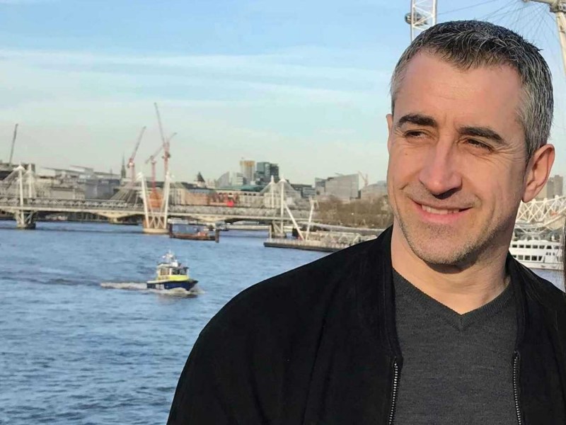 Полиция и пожарна се струпаха пред жилището на изчезналия Янек