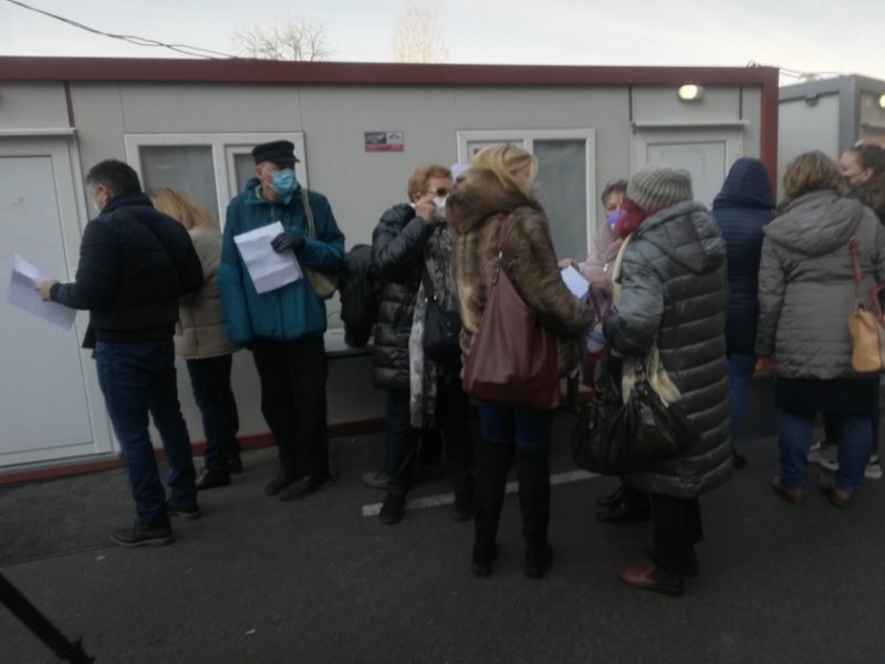 Столичани окупираха болниците