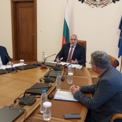 Премиерът: В момента сме в третата решителна битка и вълна на коронавируса