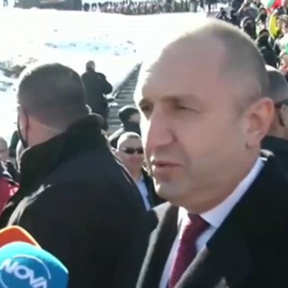 Властта се опита да постави под карантина националната ни памет