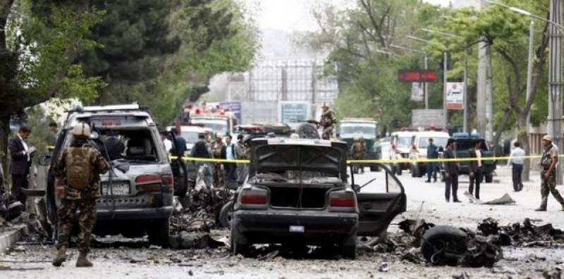 Кола бомба избухна - 8 загинаха, близо 50 са ранени