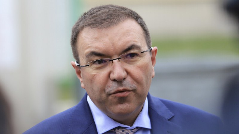Министър Ангелов издаде нова ЗАПОВЕД за учениците