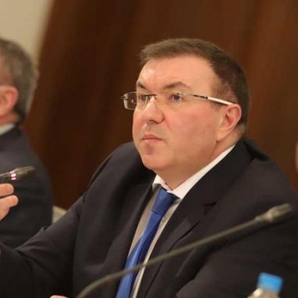 Щабът не взе решение за мерките! Какво ще бъде затворено, става ясно утре
