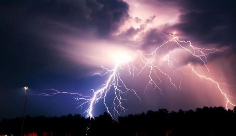 Meteo Balkans: Задават се гръмотевични бури и нови валежи от сняг