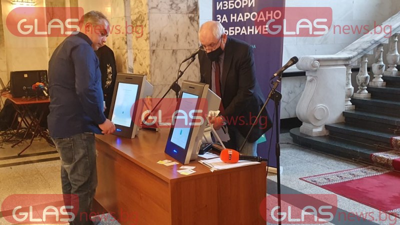 Машините за гласуване - в столични молове