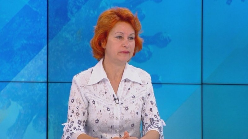 Вирусолог: 10 дни по-строги мерки не са достатъчни