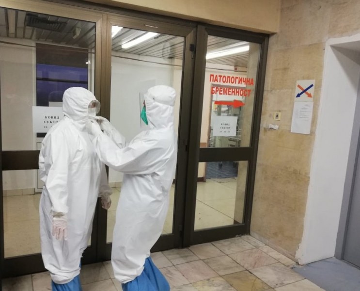 Вирусът отпусна хватката. С близо 1600 нови случая по-малко. Жертвите – 49