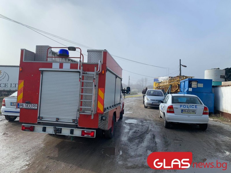 Склад и сервиз за гуми горяха в Пазарджик